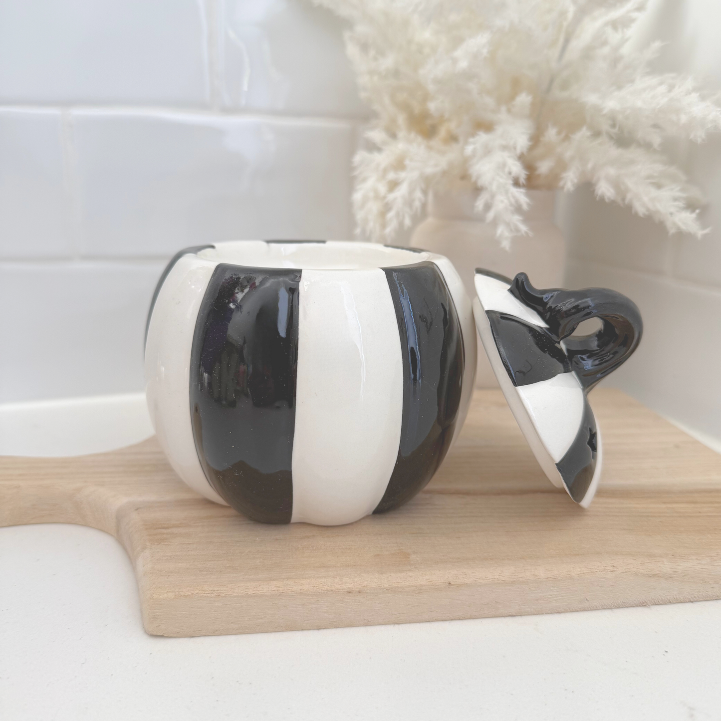 Black and White Pumpkin Wax Warmer